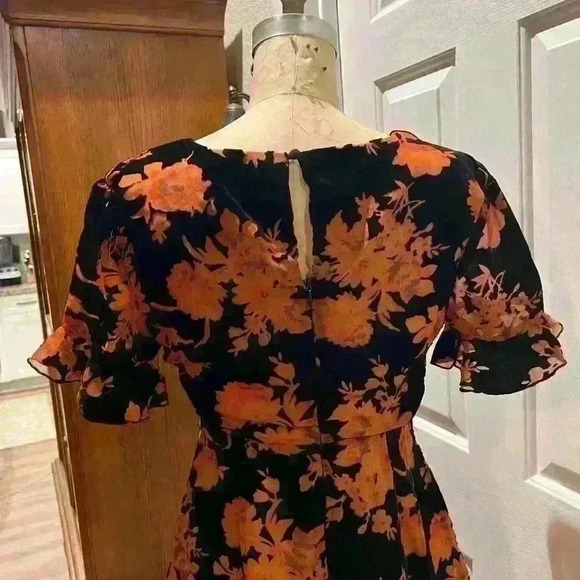 Lulus Black & Orange Dress. Size XS - Picture 6 of 9